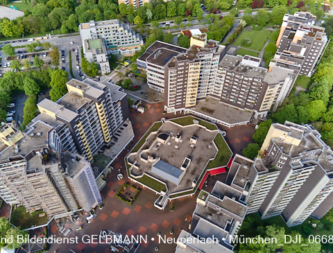 25-05-2021 - neuperlach.org.gelbmann.org zeigt das Marx-Zentrum mit der Fassadensanierung am Peschelanger 14 in Neuperlach
