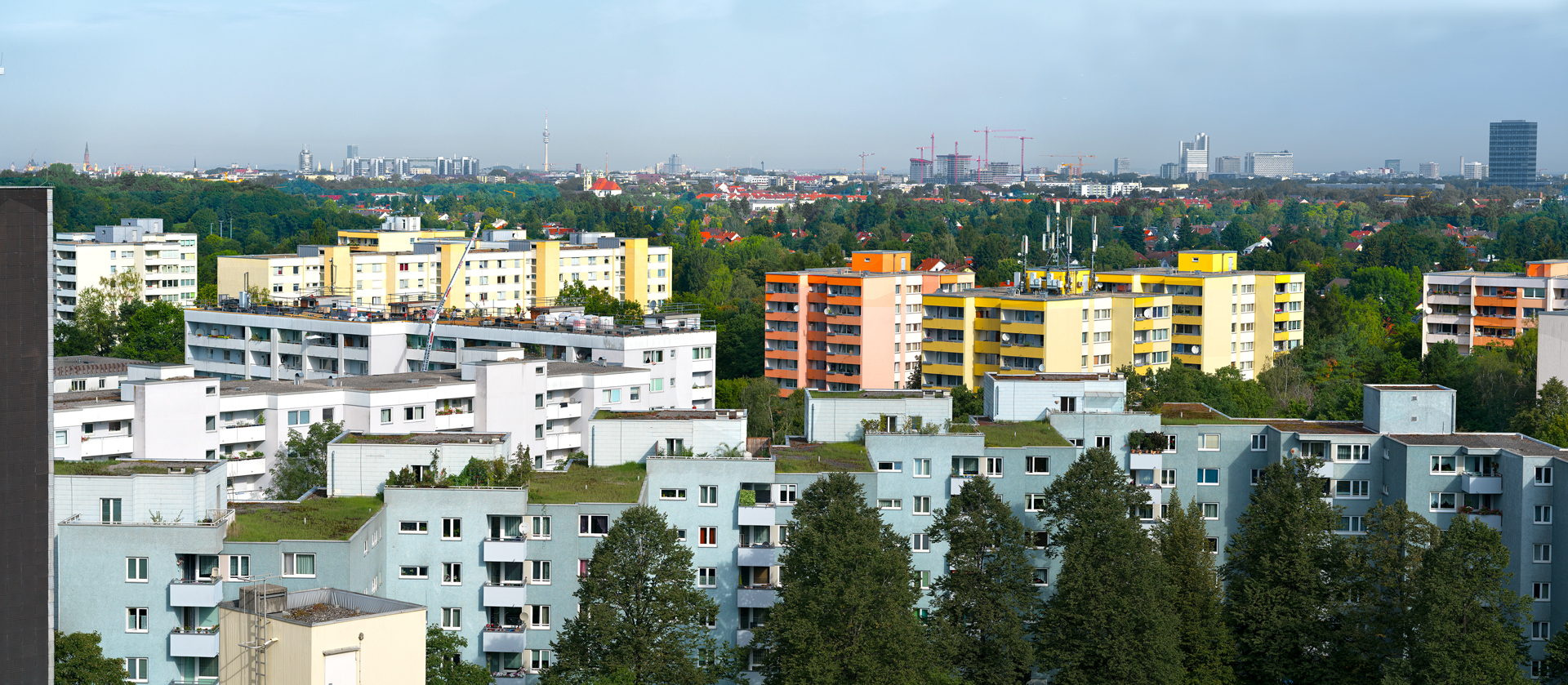 NEUPERLACH, DACHSANIERUNG AM KARL-MARX-RING