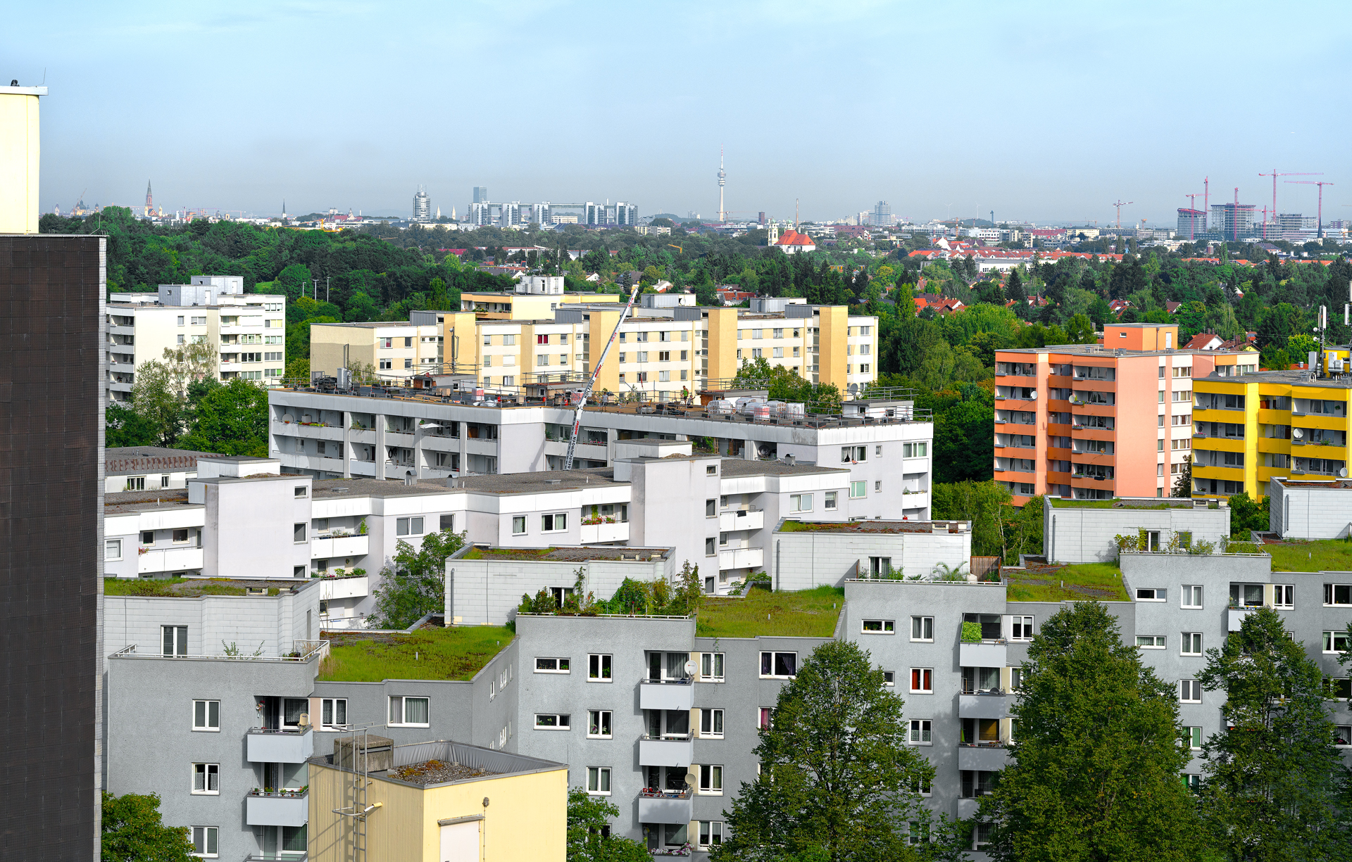 NEUPERLACH, DACHSANIERUNG AM KARL-MARX-RING