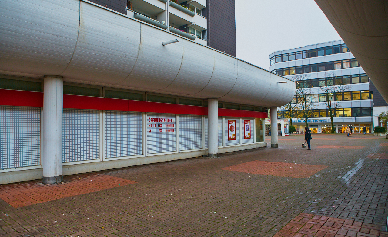 REWE Verkaufsladen im Marx-Zenrtum kurz vor der Schließung REWE Verkaufsladen im Marx-Zenrtum kurz vor der Schließung