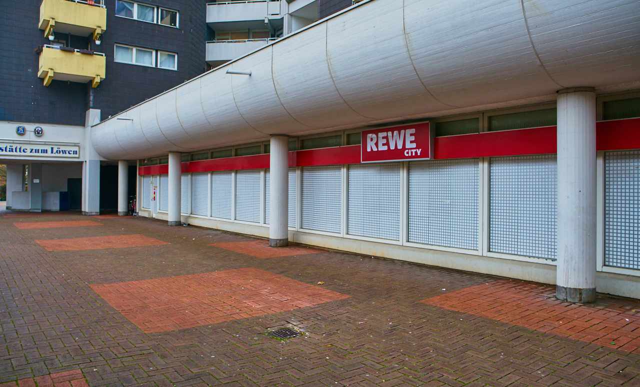 REWE Verkaufsladen im Marx-Zenrtum kurz vor der Schließung REWE Verkaufsladen im Marx-Zenrtum kurz vor der Schließung