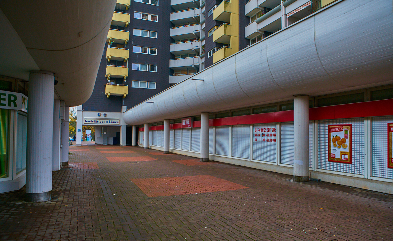 REWE Verkaufsladen im Marx-Zenrtum kurz vor der Schließung REWE Verkaufsladen im Marx-Zenrtum kurz vor der Schließung