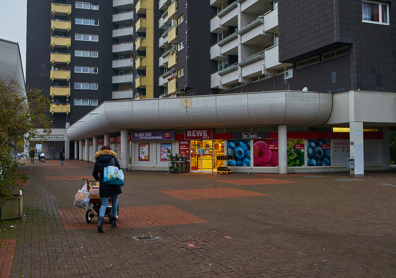 REWE Verkaufsladen im Marx-Zenrtum kurz vor der Schließung REWE Verkaufsladen im Marx-Zenrtum kurz vor der Schließung