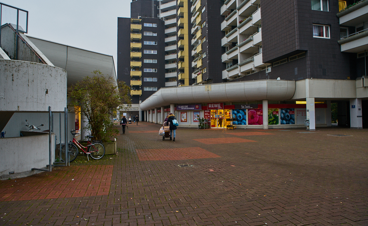 REWE Verkaufsladen im Marx-Zenrtum kurz vor der Schließung REWE Verkaufsladen im Marx-Zenrtum kurz vor der Schließung