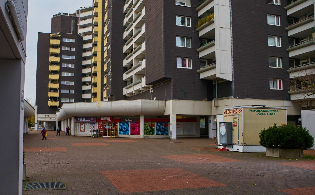 REWE Verkaufsladen im Marx-Zenrtum kurz vor der Schließung REWE Verkaufsladen im Marx-Zenrtum kurz vor der Schließung
