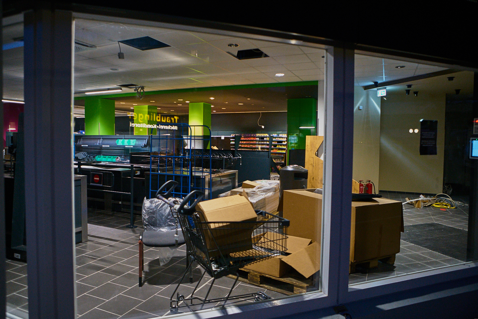 EDEKA-Sanierung im Marx-Zentrum. Ein neuer Laden entsteht.