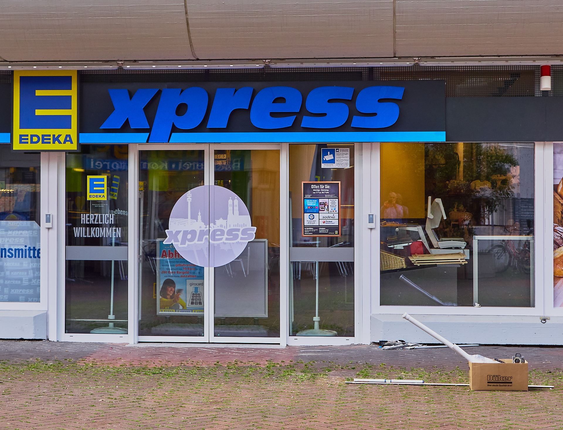 Marx-Zentrum, Peschelanger, EDEKA Sanierung, EDEKA express, Einkaufscenter