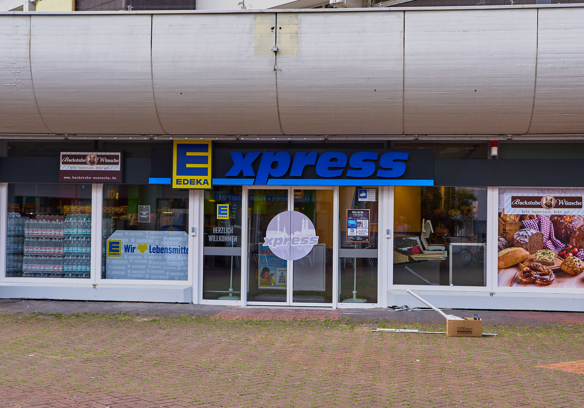 Marx-Zentrum, Peschelanger, EDEKA Sanierung, EDEKA express, Einkaufscenter