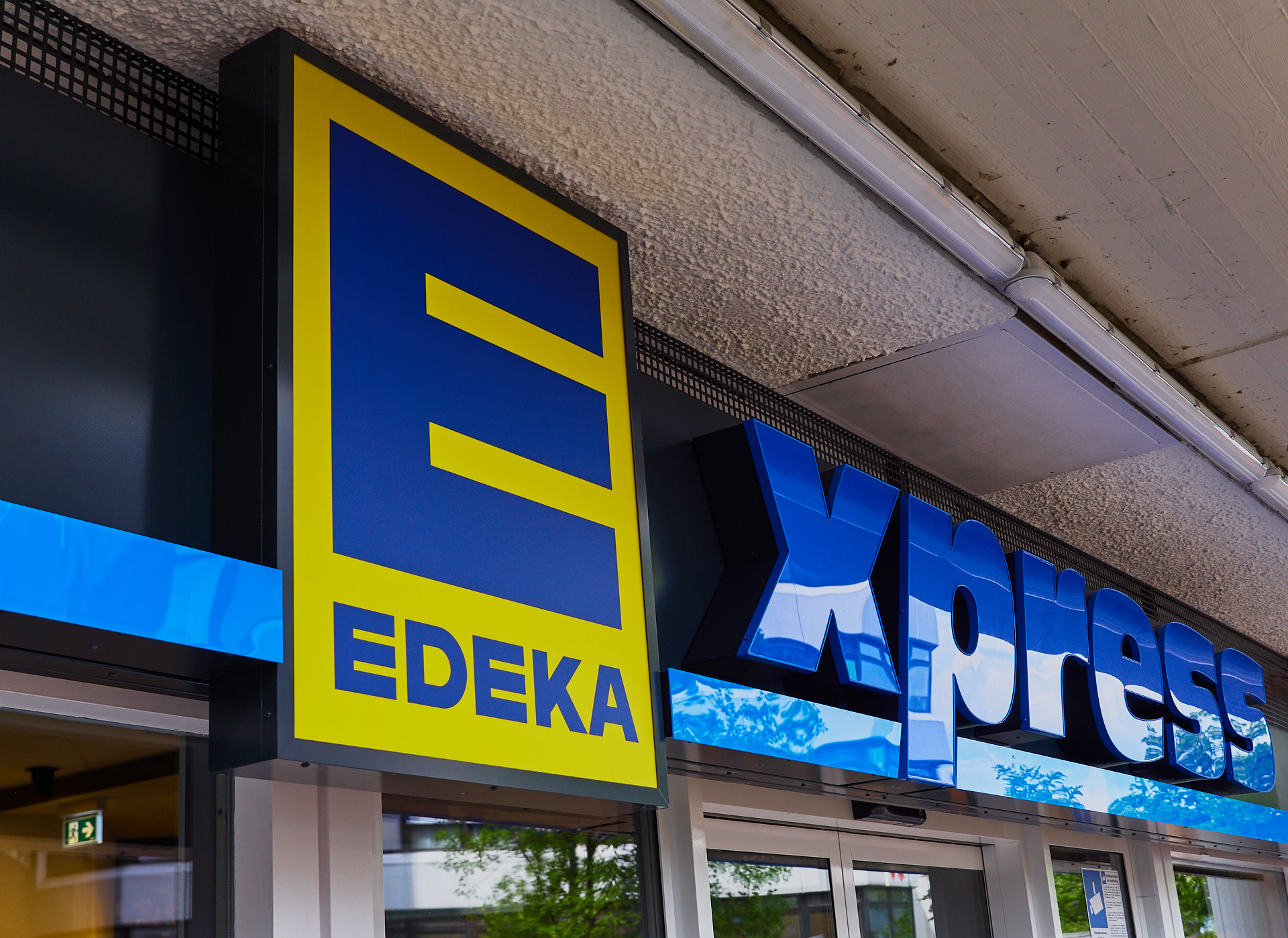 Marx-Zentrum, Peschelanger, EDEKA Sanierung, EDEKA express, Einkaufscenter