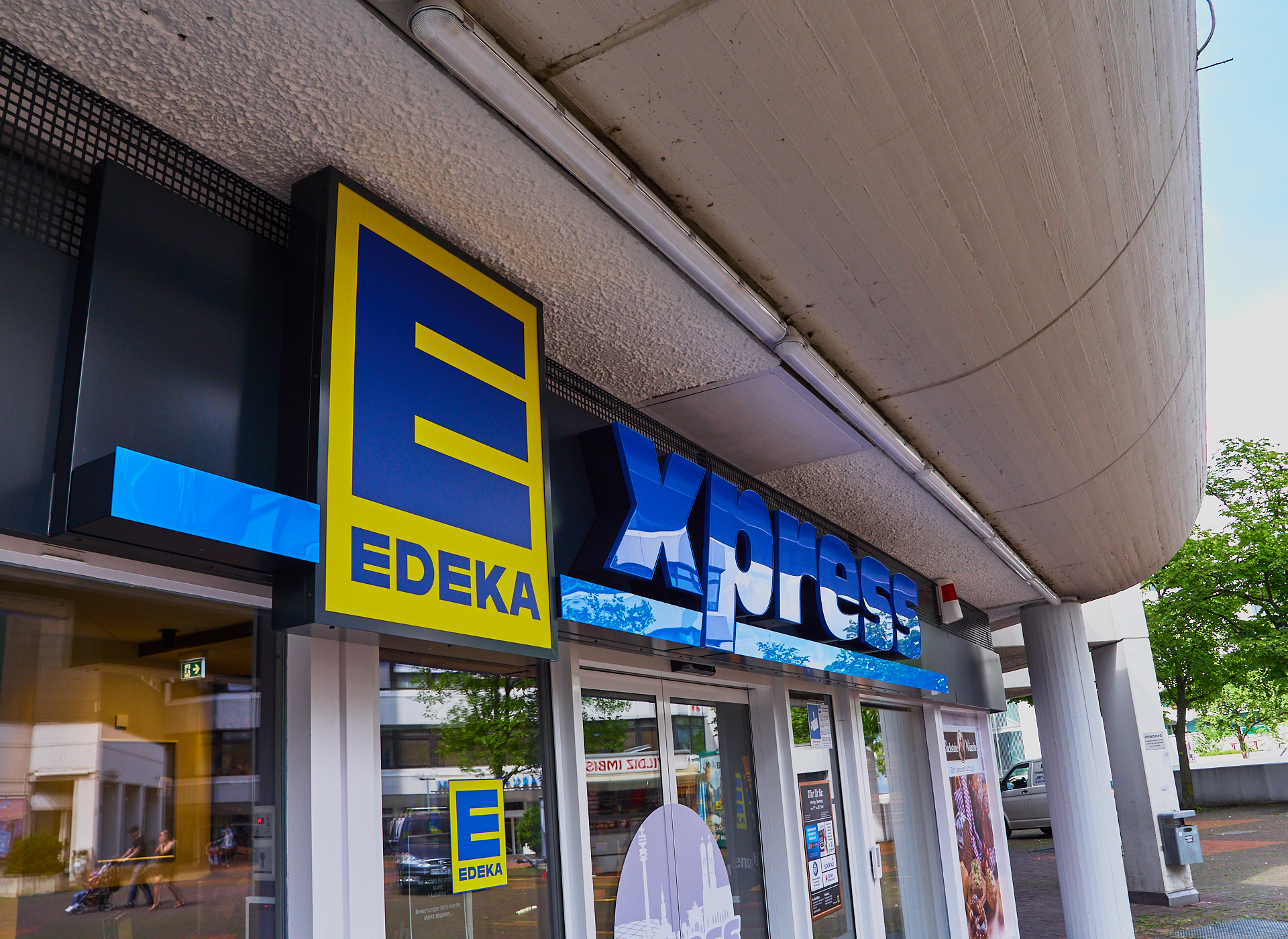 Marx-Zentrum, Peschelanger, EDEKA Sanierung, EDEKA express, Einkaufscenter