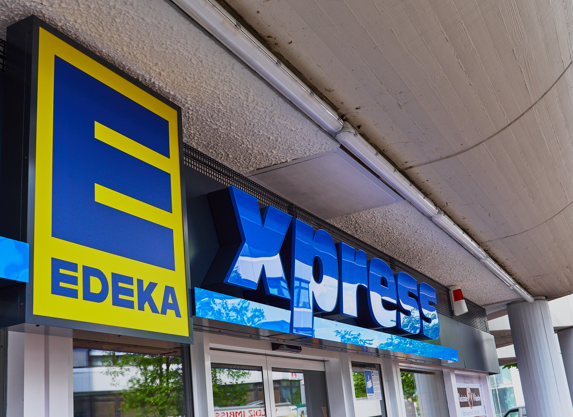Marx-Zentrum, Peschelanger, EDEKA Sanierung, EDEKA express, Einkaufscenter