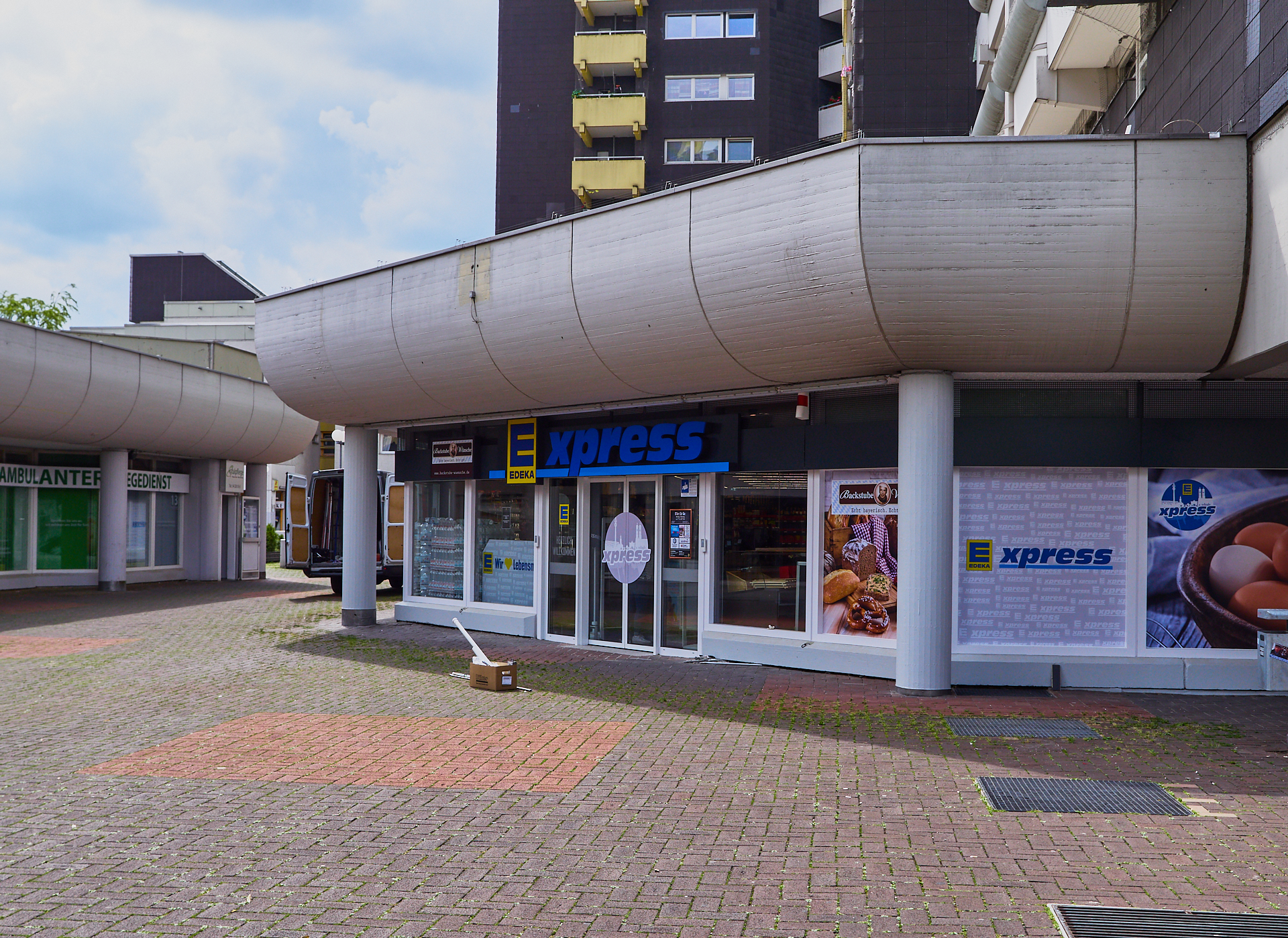 Marx-Zentrum, Peschelanger, EDEKA Sanierung, EDEKA express, Einkaufscenter