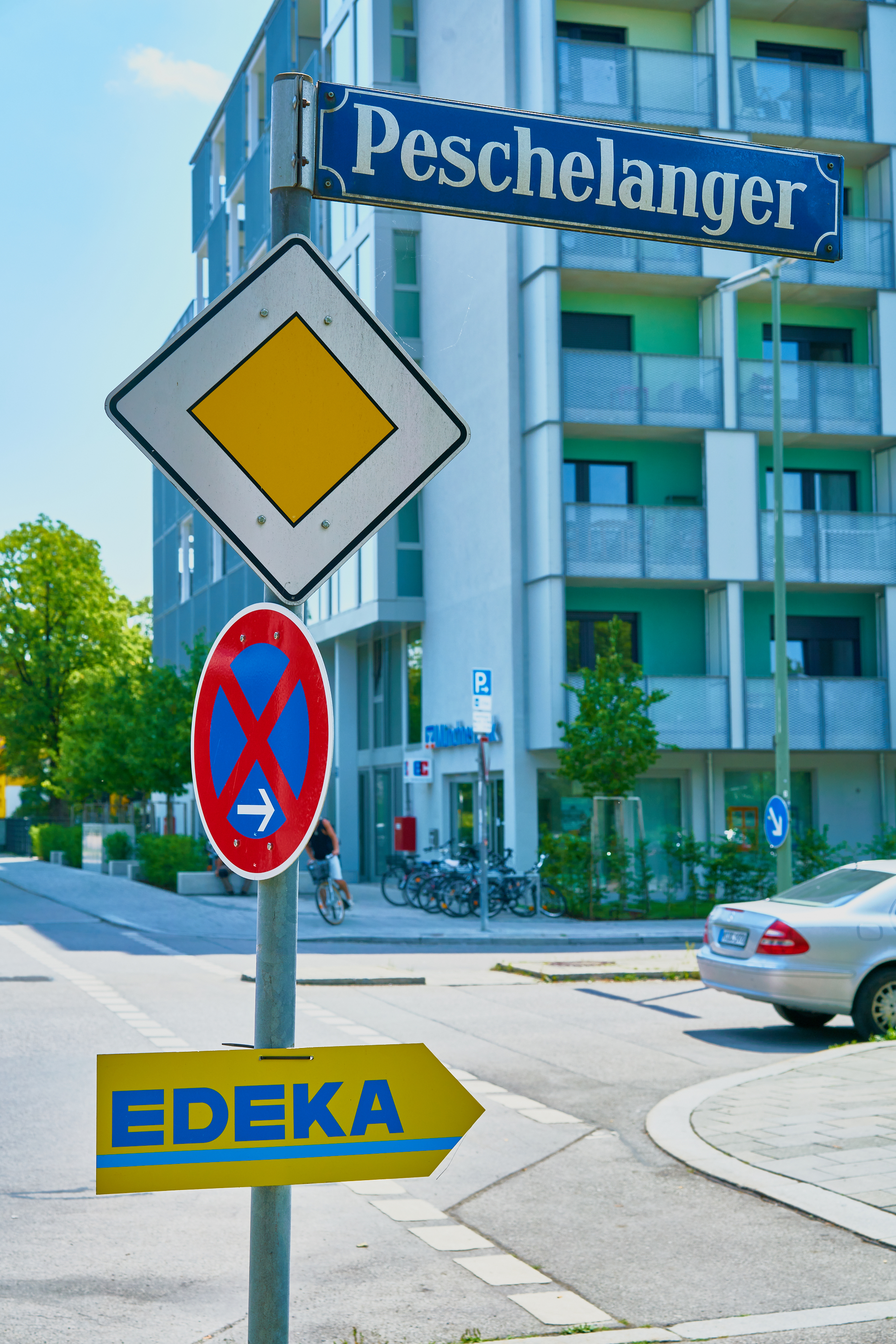 Neue Hinweisschilder für unser #EDEKA im #Marx-Zentrum