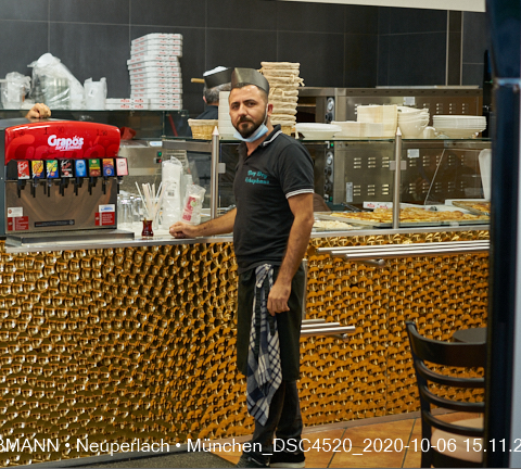 06.10.2020 - neuperlach.org.gelbmann.org zeigt den neuen Kebab-Imbiss Doy Doy im Marx-Zentrum