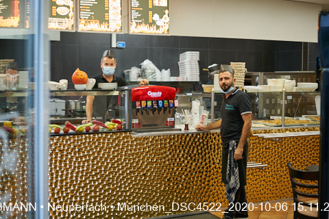 06.10.2020 - neuperlach.org.gelbmann.org zeigt den neuen Kebab-Imbiss Doy Doy im Marx-Zentrum