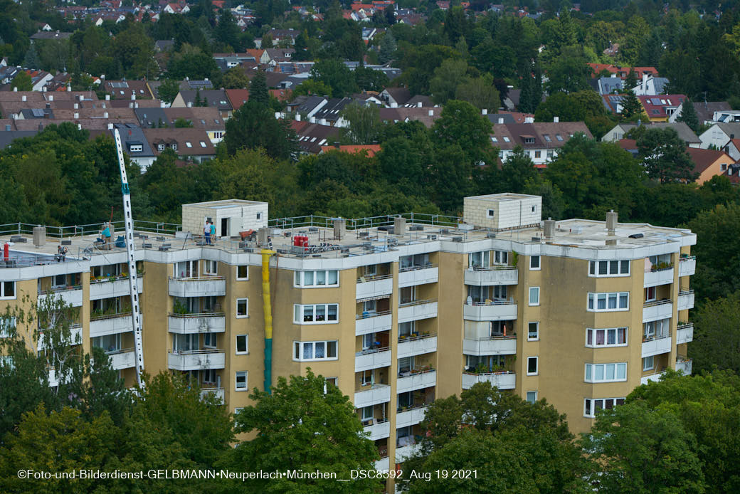19.08.2021 - Dachsanierung am Karl-Marx-Ring in Neuperlach