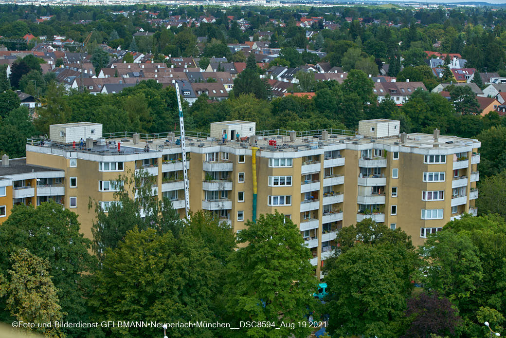 19.08.2021 - Dachsanierung am Karl-Marx-Ring in Neuperlach
