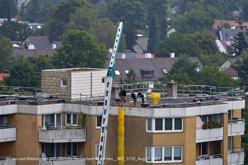 19.08.2021 - Dachsanierung am Karl-Marx-Ring in Neuperlach