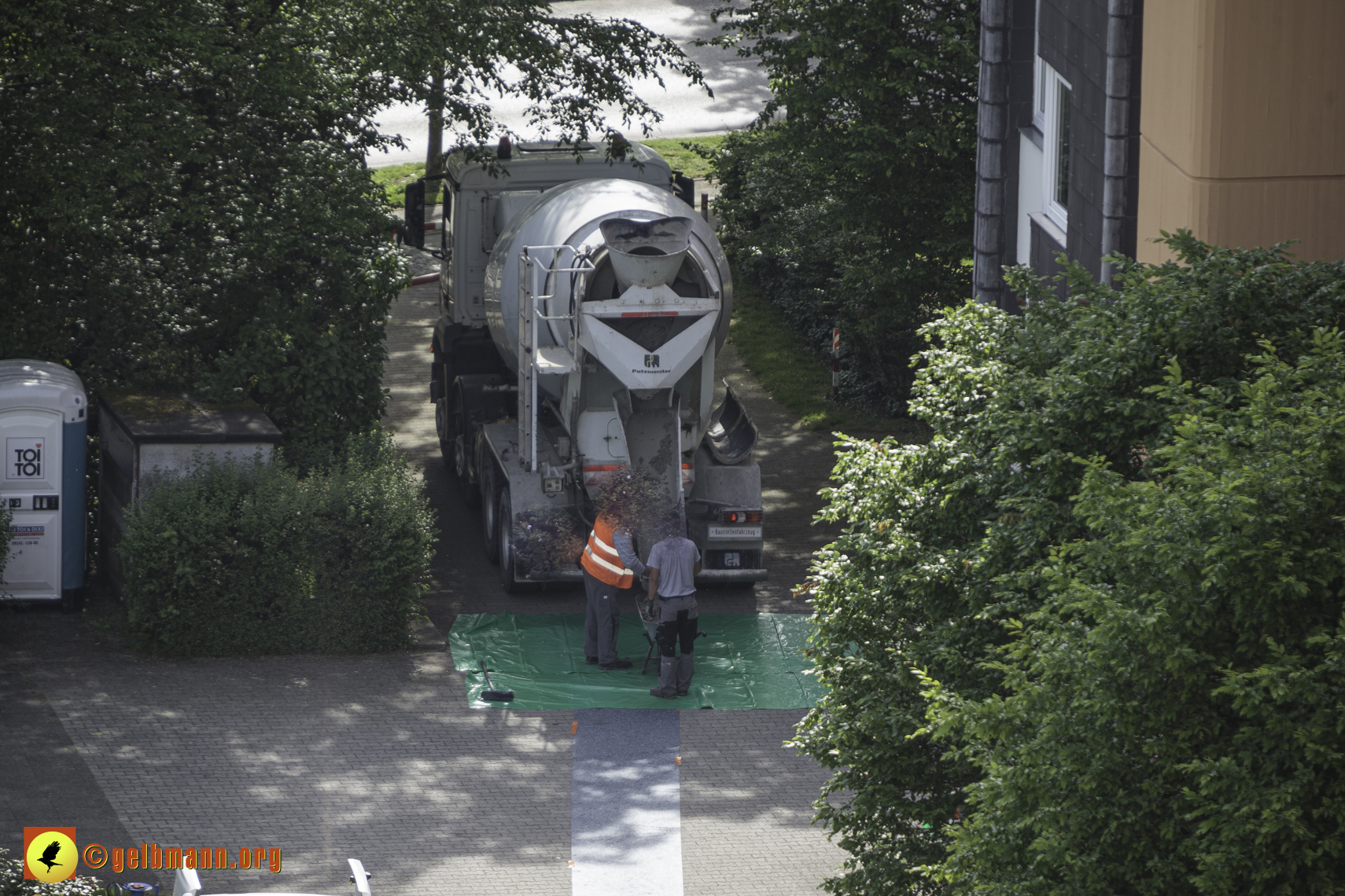 15.05.2024 - Beton für die Tiefgaragensanierung amKMR 52-62