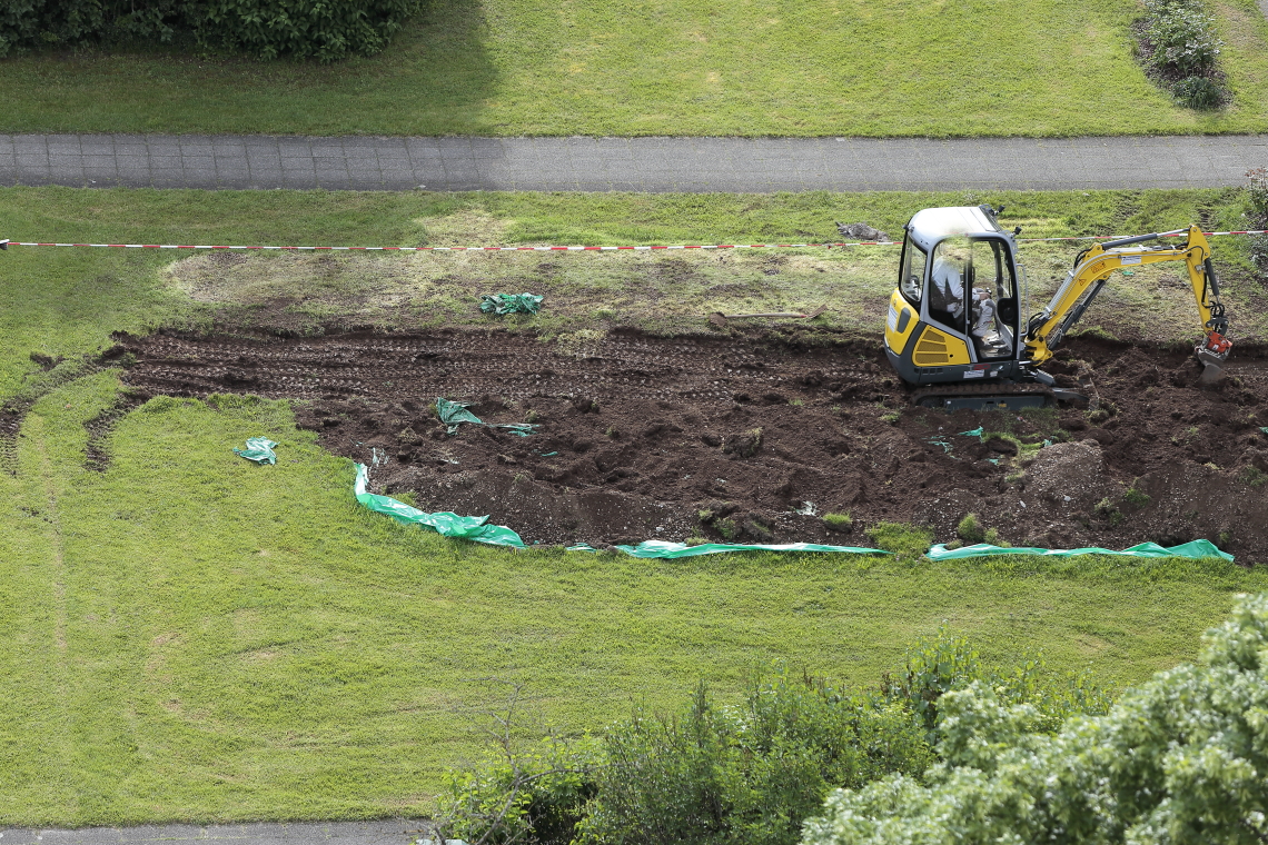 16.05.2024 - Erde für Tiefgaragensanierung am KMR 52-62