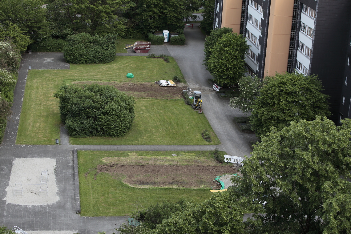 16.05.2024 - Erde für Tiefgaragensanierung am KMR 52-62