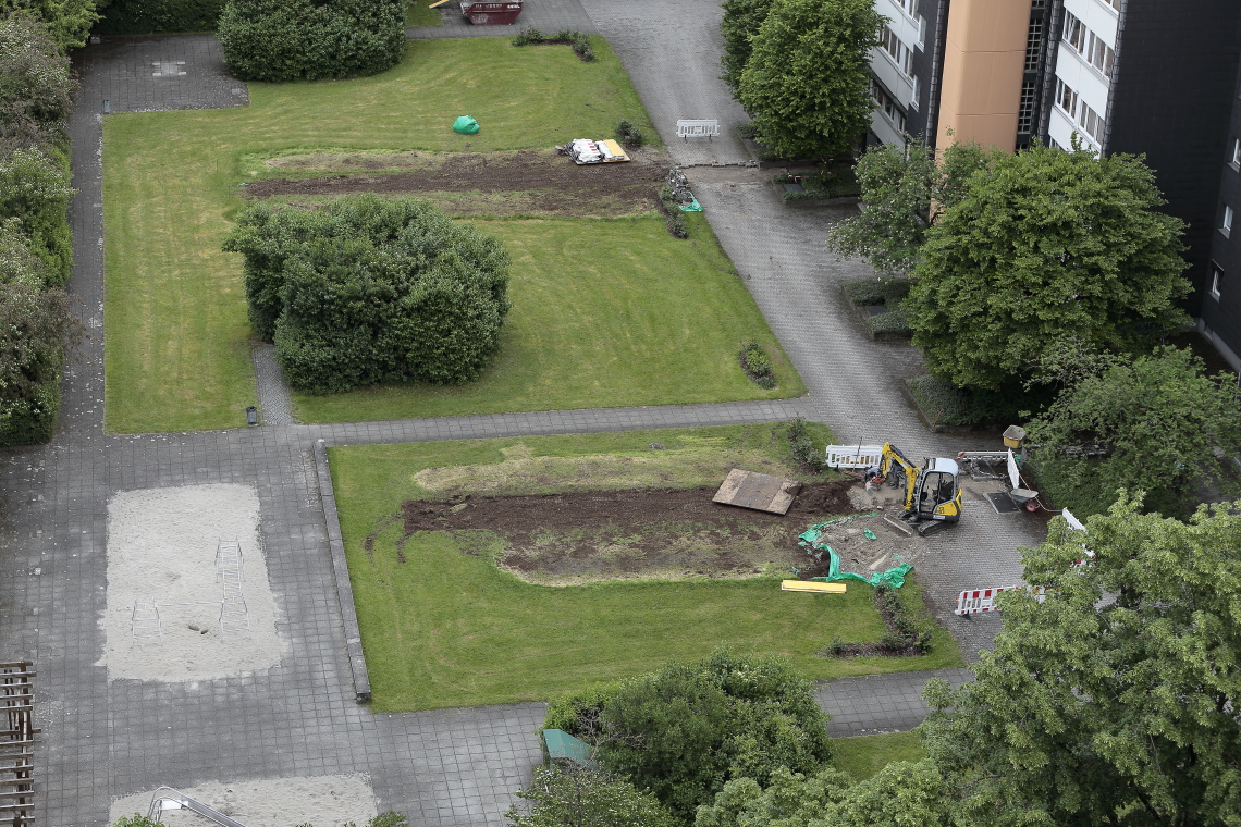 17.05.2024 - Erde für Tiefgaragensanierung am KMR 52-62