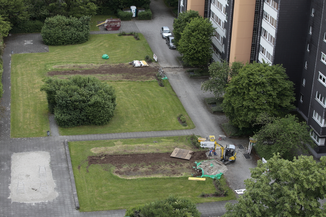 17.05.2024 - Erde für Tiefgaragensanierung am KMR 52-62