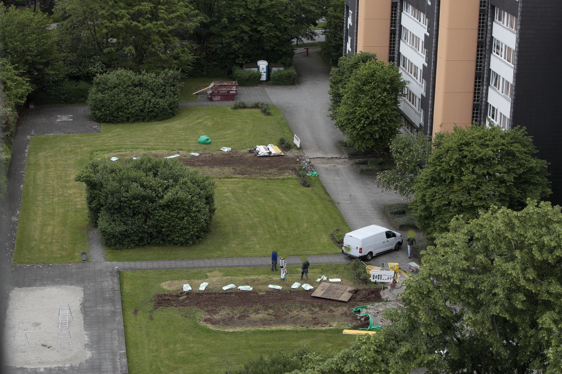 17.05.2024 - Erde für Tiefgaragensanierung am KMR 52-62