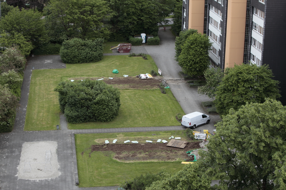 17.05.2024 - Erde für Tiefgaragensanierung am KMR 52-62